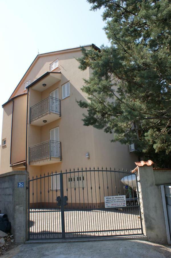 Apartment Winter Selce Exterior photo